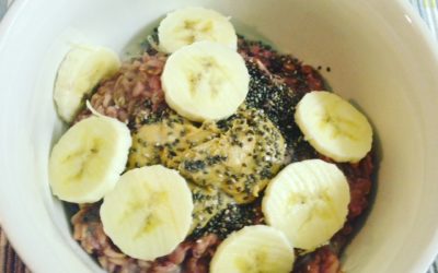 RECIPE: PB and J oatmeal (minus the PB and the J)