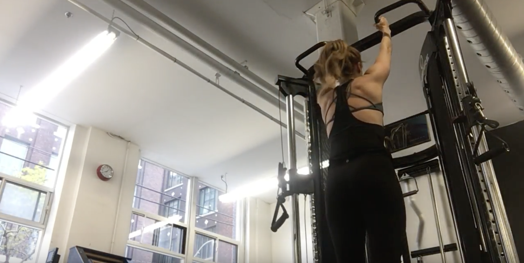 Go from dead weight to pull-up machine (variations)